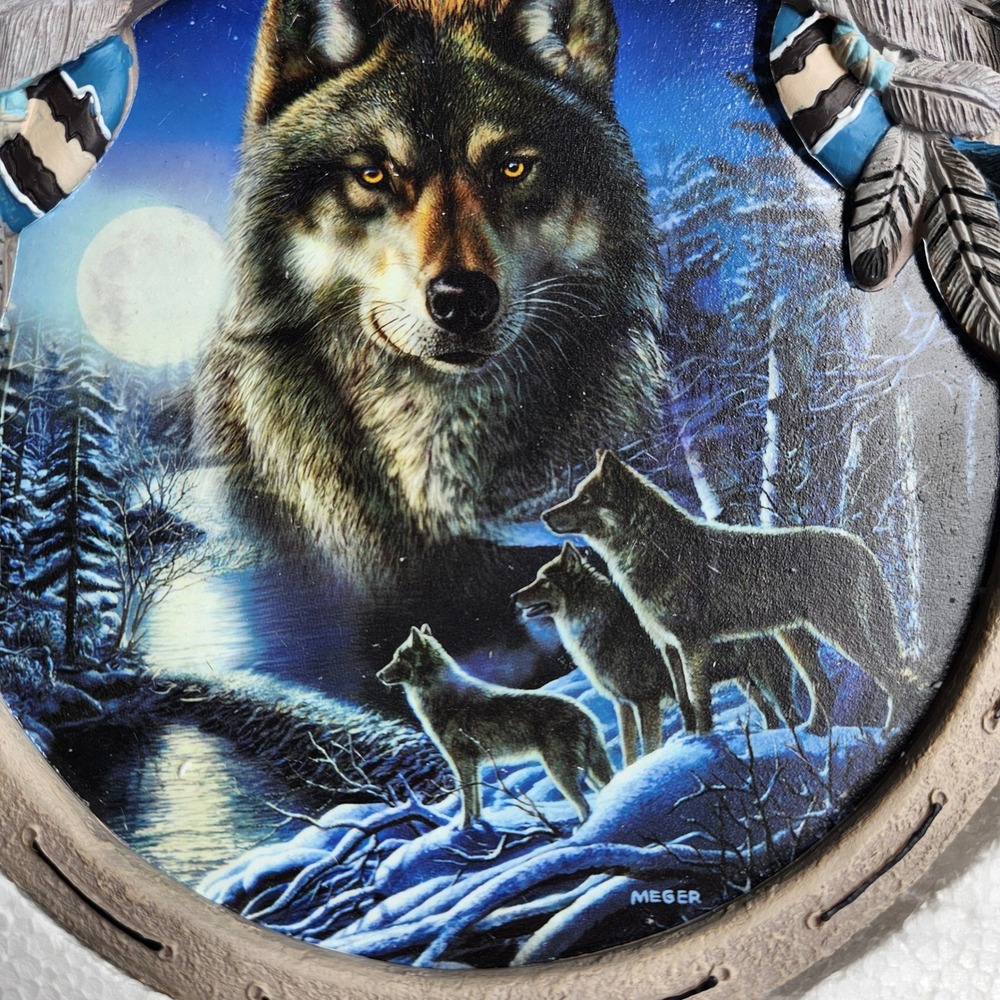 Bradford Exchange Edwin Knowles Noble Sentry Wolf Plate Glow in the Dark 2016